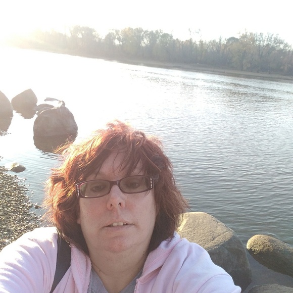 Meet your Posher, Michelle - Picture 1 of 1